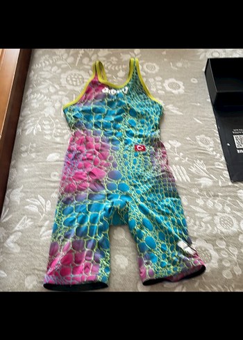 Arena karbon mayo. 34 bedendir  13 yaş  boy 1 65 olur - Görsel 8