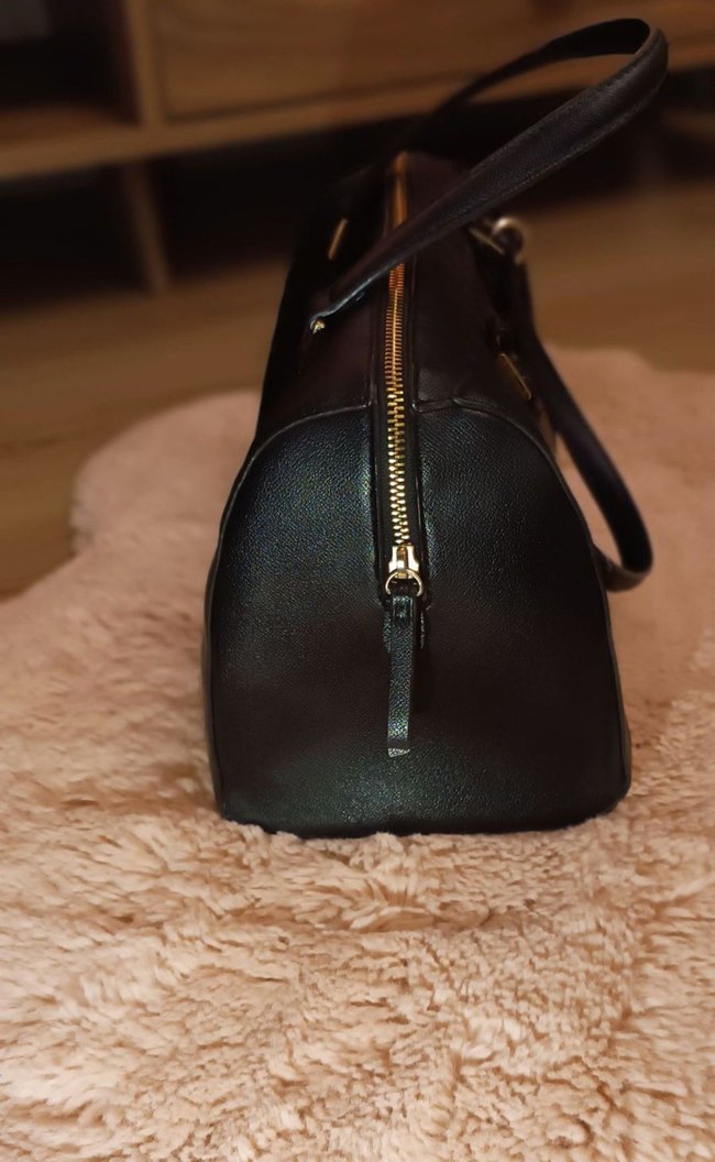 Guess Siyah Deri Tokalı Kadın Çantası - Görsel 3