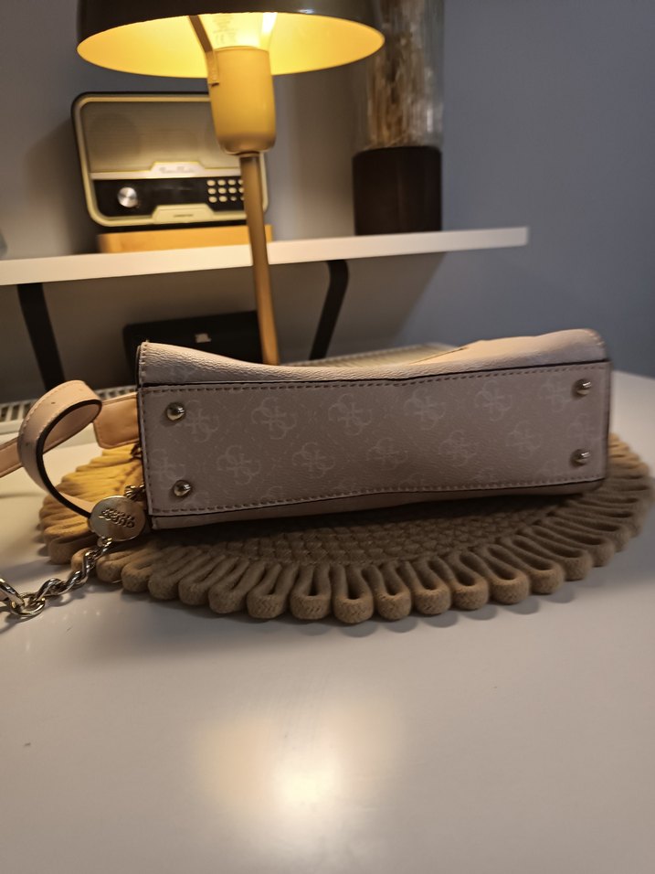 Zincir Detaylı Bej Deri Kadın Çanta - Görsel 4