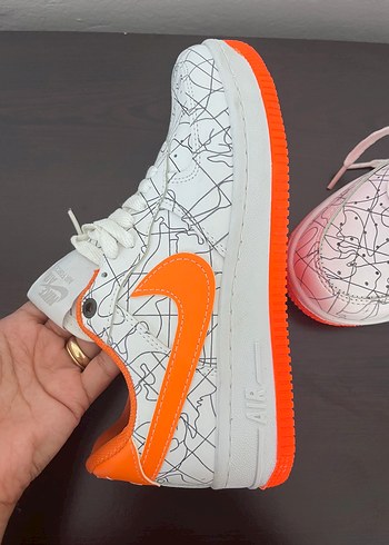 Beyaz Turuncu Desenli Bağcıklı Sneaker - Görsel 2