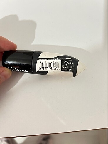 Beden Flormar Revolution Lipstick Ruj