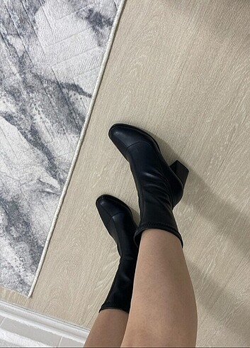 Stradivarius STREÇ TOPUKLU BOT