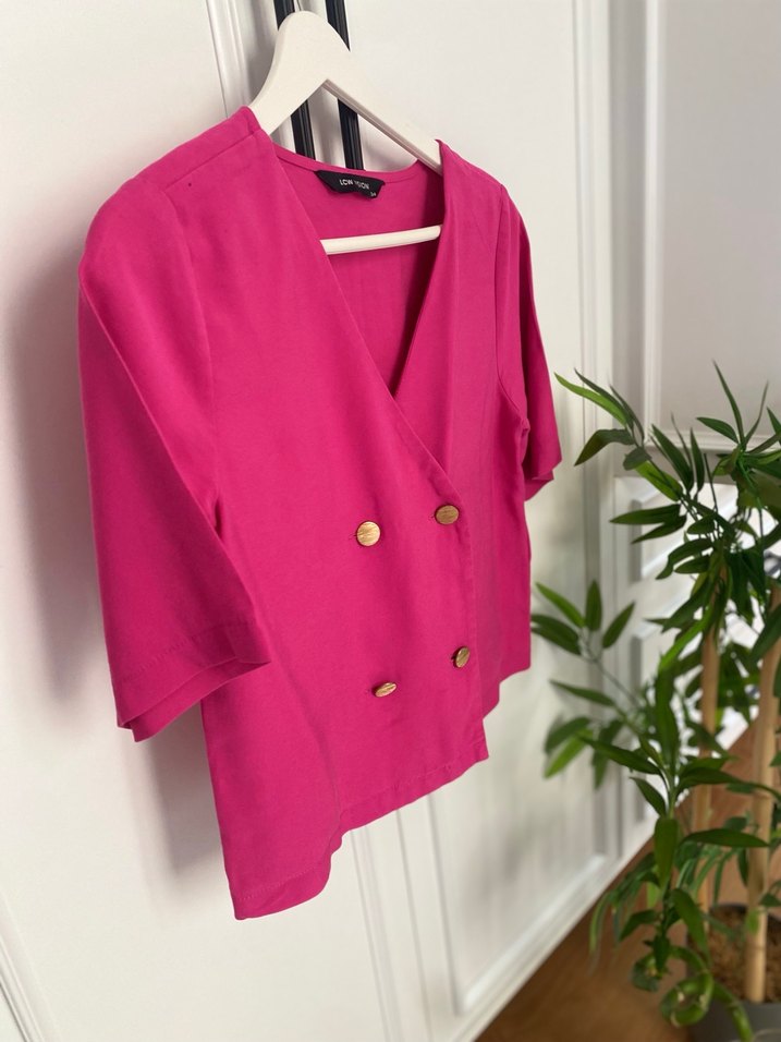 Pembe V Yaka Kısa Kollu Keten Gömlek - Görsel 3