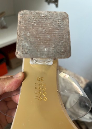 38 Beden Şeffaf Bantlı Bej Stiletto Kadın Terlik
