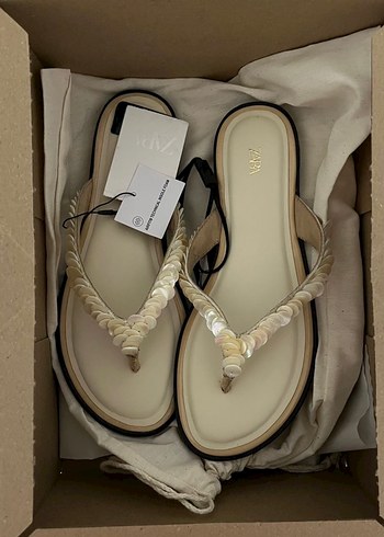 Zara boncuklu parmak arası terlik - Görsel 5