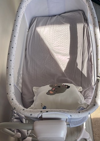 Beden beyaz Renk Elektrikli Sallanan Bebek Beşiği Gri-Beyaz