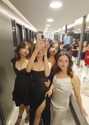 Siyah Uzun Saten Arkası açık elbise - Görsel 4