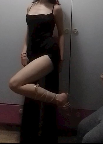 Siyah Uzun Saten Arkası açık elbise - Görsel 2