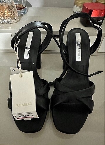 pull&bear topuklu ayakkabi