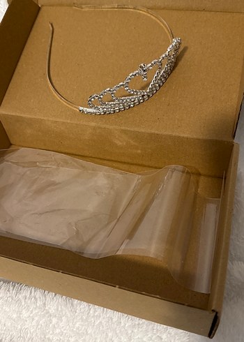 Beyaz Parlak Taşlı Gelin Tacı - Görsel 2