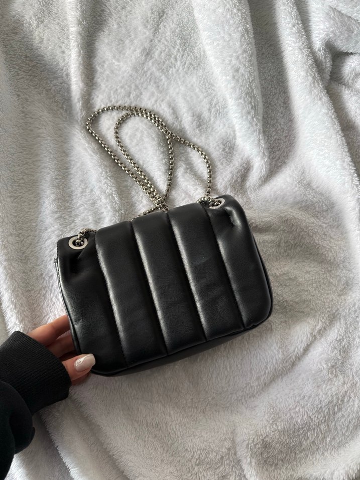 Bershka Zincir Detaylı Siyah Deri Kadın Çanta - Görsel 2