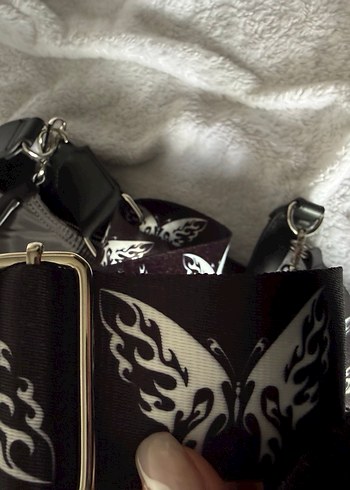 Bershka Kelebek Detaylı Siyah Goth Kadın Çanta - Görsel 4