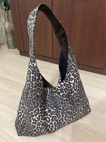 Leopar desenli çanta