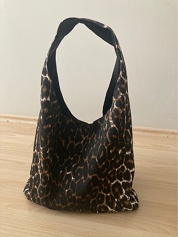 Leopar desenli çanta