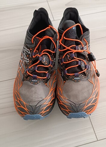 43 Beden turuncu Renk Asics koşu ayakkabısı