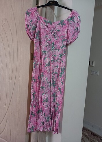 Pembe çiçekli yazlık elbise 