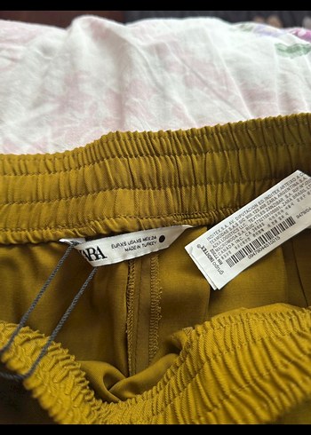 Zara Saten Görünümlü Sarı Salaş Kadın Pantolon - Görsel 4