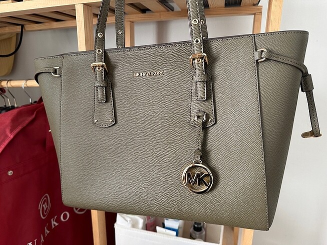 Michael Kors marka büyük boy kol çantası