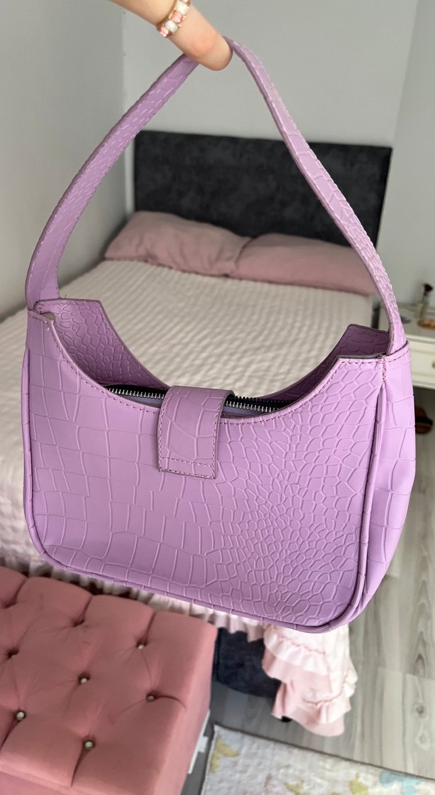 Mor Kemer Detaylı Yılan Derisi Desenli Kadın Çanta - Görsel 3