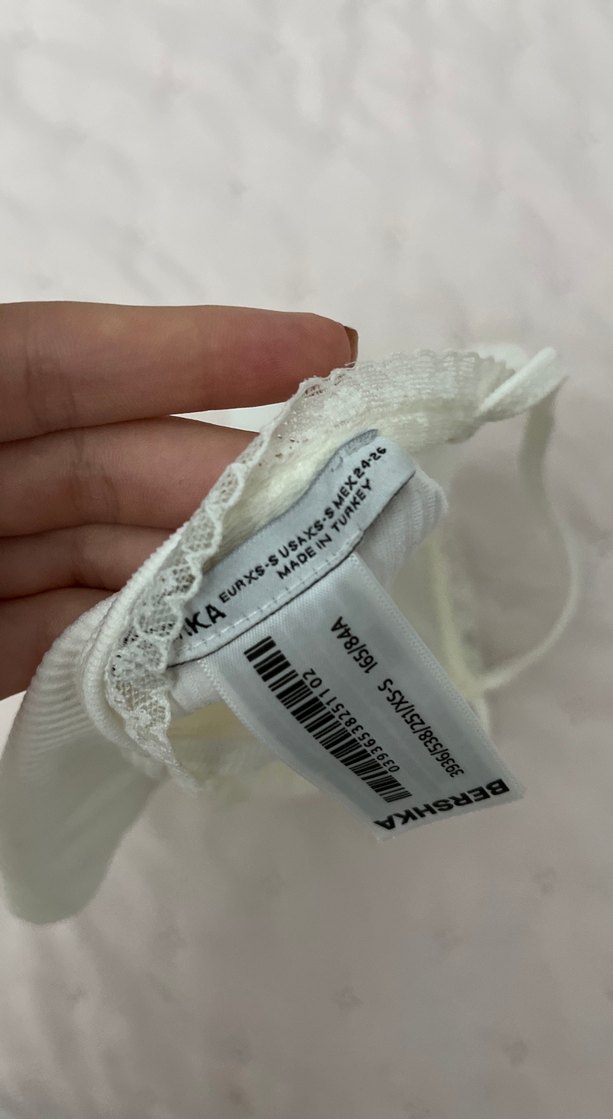 Dantel Detaylı Beyaz İnce Askılı Kadın Atlet - Görsel 3