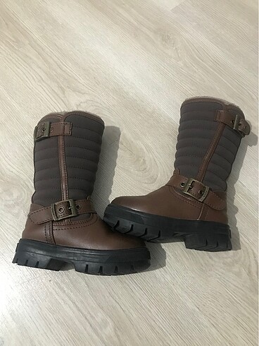Kız çocuk bot