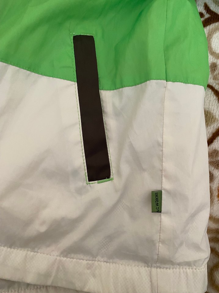 Kapüşonlu Erkek Çocuk Rüzgarlık Ceket - Görsel 4