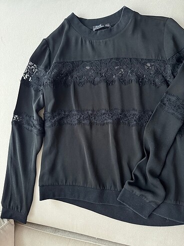 Bershka dantel detaylı üst