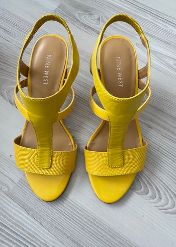 Nine West ürünü
