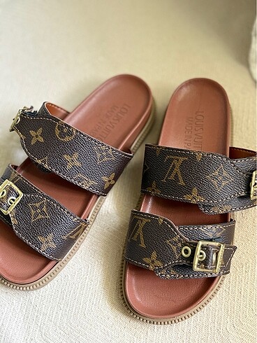 Louis Vuitton terlik