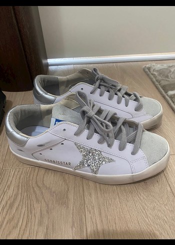 Golden Goose Deluxe 37