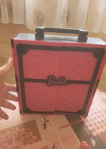 Kilitli Koyu Kırmızı Vintage Barbie dolap