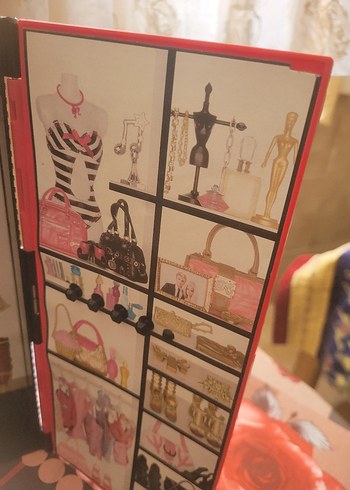 Beden kırmızı Renk Kilitli Koyu Kırmızı Vintage Barbie dolap