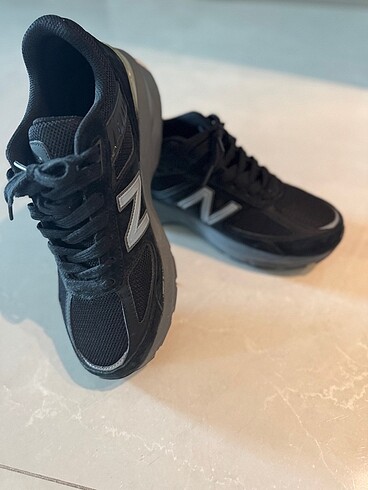 New Balance spor ayakkabı