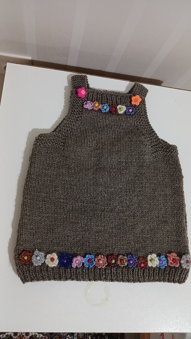 Çiçek İşlemeli Gri Kız Çocuk Triko Yelek - Görsel 2