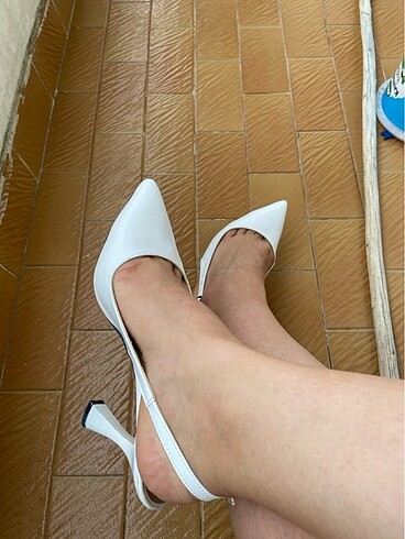 Beyaz 9cm topuklu ayakkabı