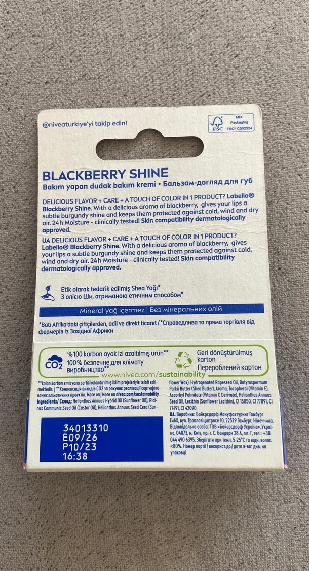 NIVEA Blackberry Shine Bordo Dudak Balmı - Görsel 2