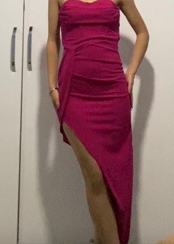 Zeynep tosun Pembe Drapeli Uzun Straplez Parti Elbisesi - Görsel 3