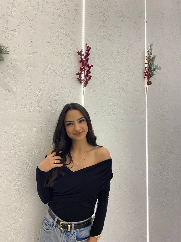 Madonna yaka drapeli esnek bluz - Görsel 4