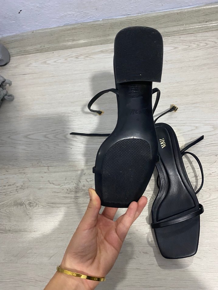 Siyah Yılan Desenli Topuklu Kadın Sandalet - Görsel 3