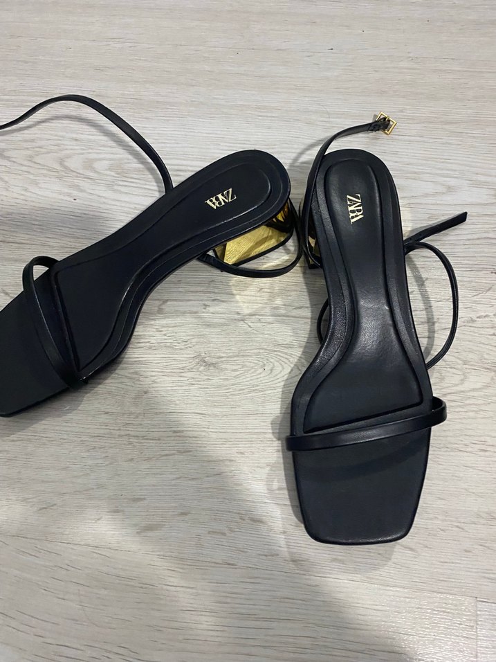 Siyah Yılan Desenli Topuklu Kadın Sandalet - Görsel 2