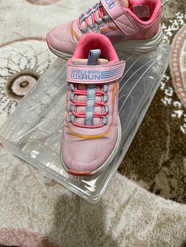 28 Beden Skechers spor ayakkabı