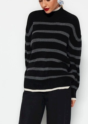 Boğazlı Çizgili Gri Kadın Triko - Görsel 3