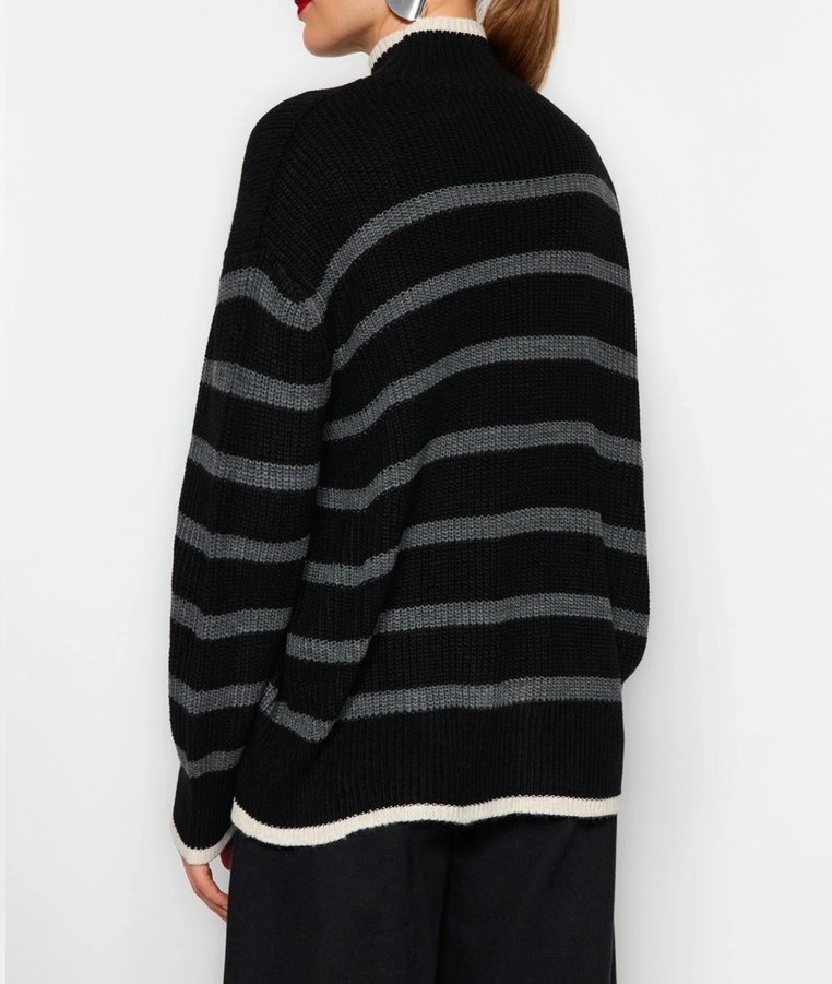 Boğazlı Çizgili Gri Kadın Triko - Görsel 5