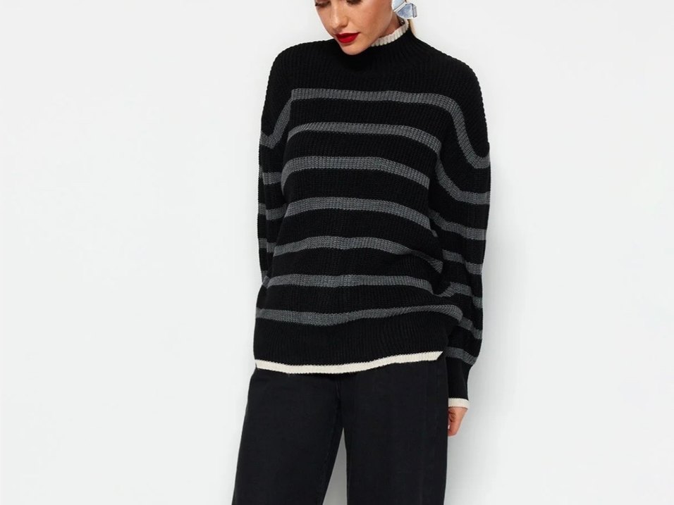 Boğazlı Çizgili Gri Kadın Triko - Görsel 3