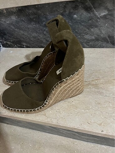 37 Beden Pull bear dolgu topuk