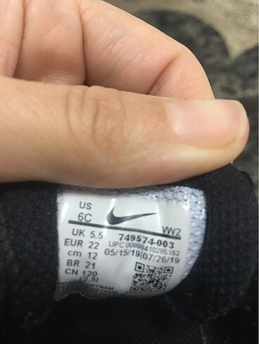 22 Beden siyah Renk Çocuk ayakkabı orjinal nike