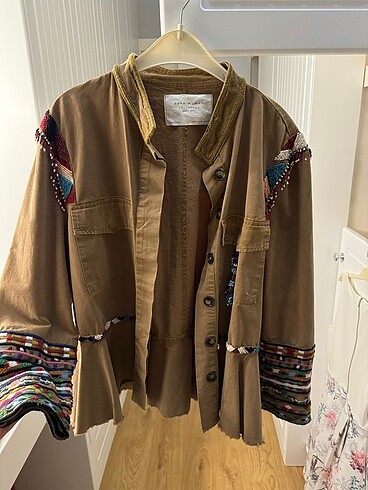 Zara Nakışlı kadın ceket