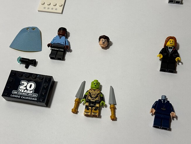  Beden Renk Lego Minifigür ve Parçalar