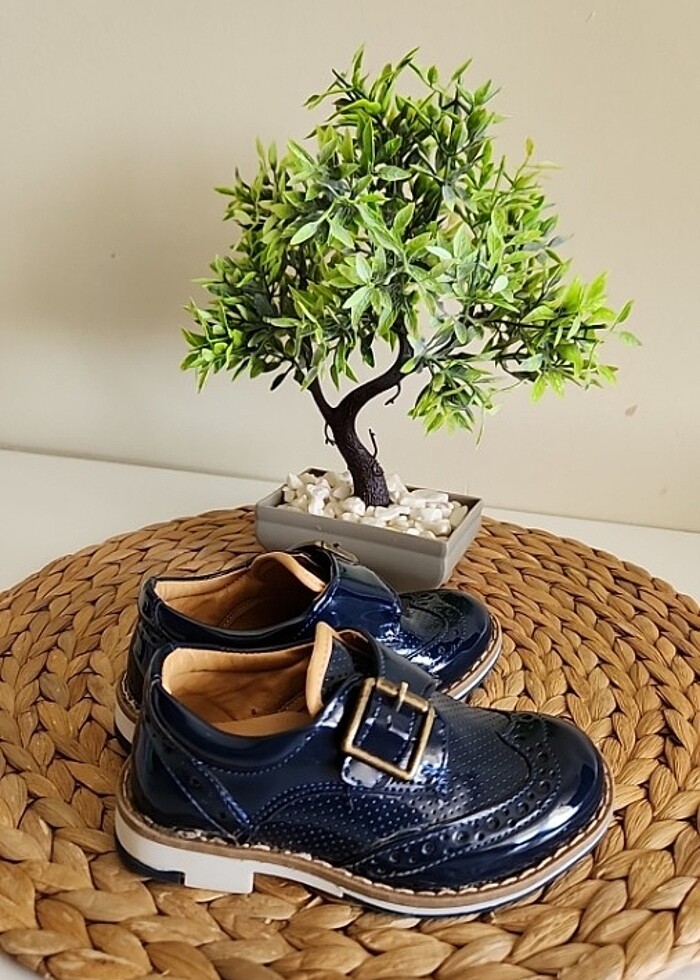 Yepyenii sifir gibi klasik çocuk ayakkabı - Görsel 5