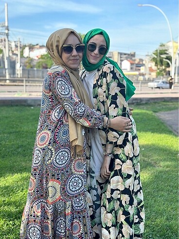 40 Beden çeşitli Renk Yazlık tiril elbise